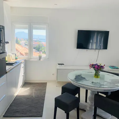 Penthouse Ivy 公寓 *