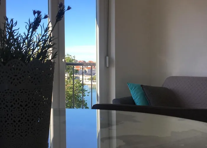 Penthouse Ivy