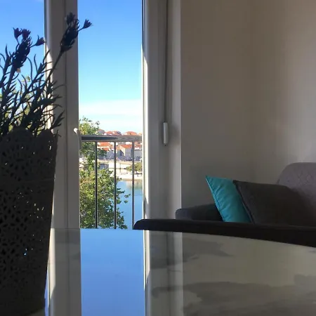 Penthouse Ivy